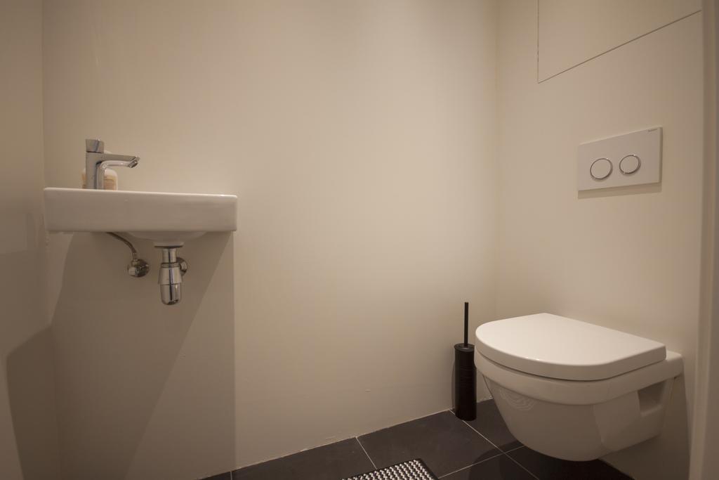 Savina City Centre Apartment Near Beach, Station And Shops Zandvoort Room photo